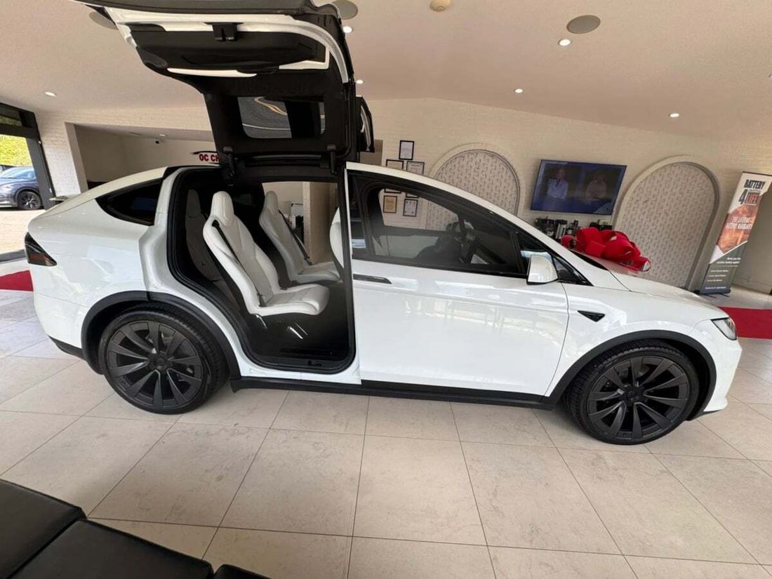 Suv in Newport Beach, CA, United States 4 - 18802652