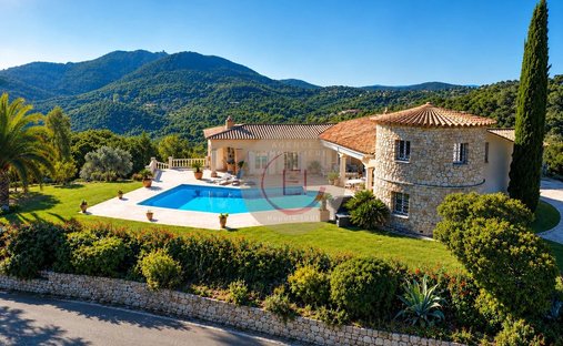 Estate in Les Adrets-de-l'Estérel, Provence-Alpes-Côte d'Azur, France 1