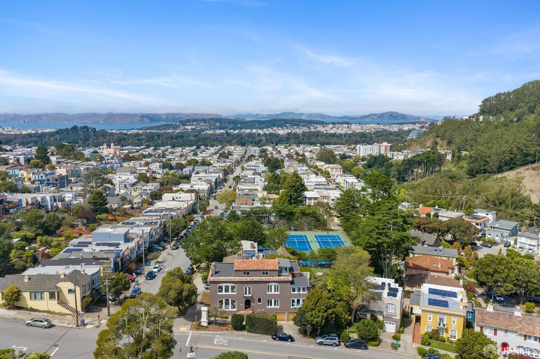 San Francisco, California, United States 3 - 18832354