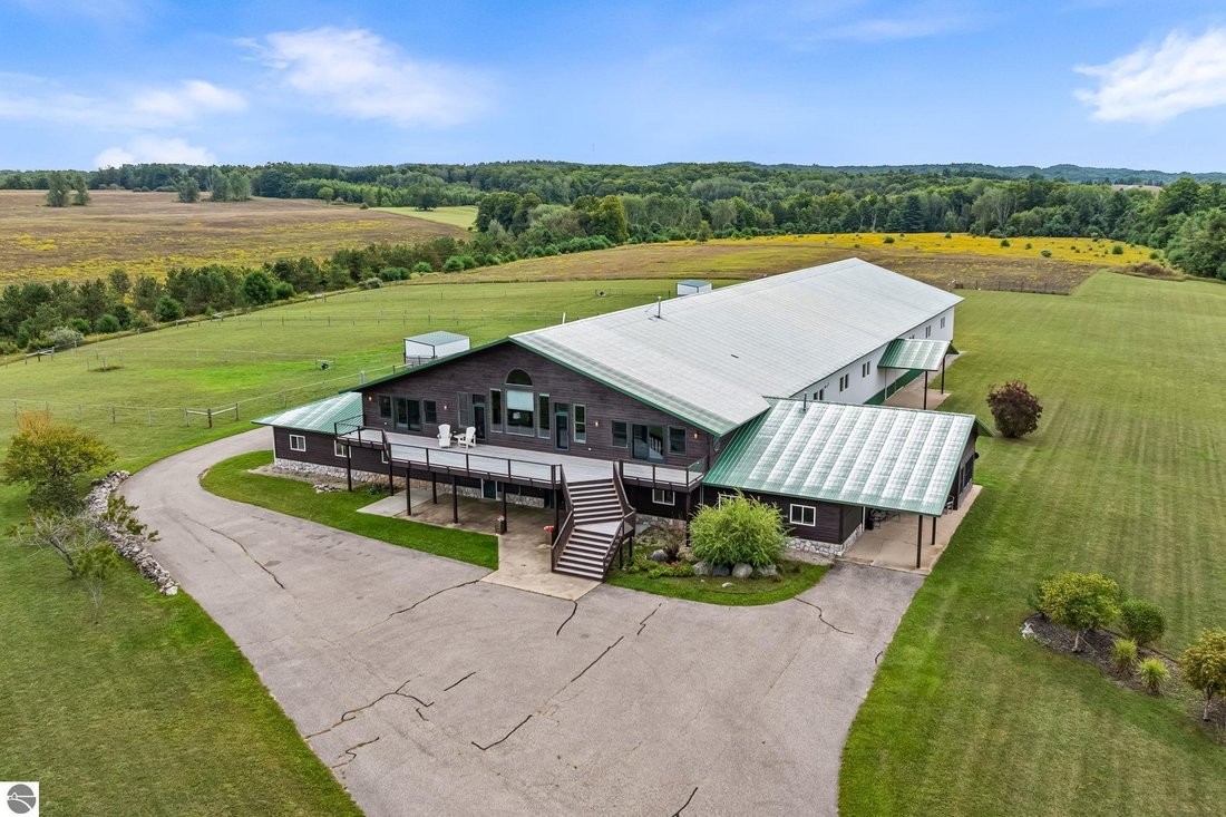 Maison à East Jordan, Michigan, États-Unis 2 - 18832096
