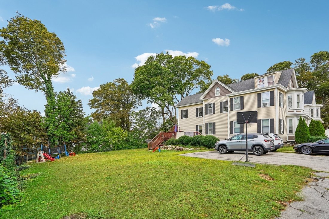 House in Lowell, Massachusetts, United States 2 - 18831765