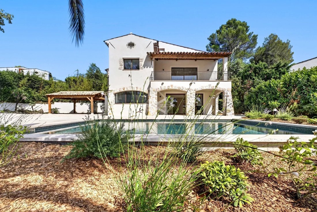 Villa in Mougins, Provence-Alpes-Côte d'Azur, France 1 - 18545449