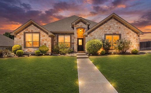 House in Lorena, Texas, United States 1