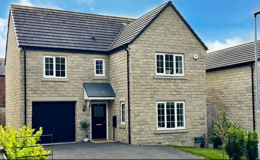 House in Holt Park, Leeds, England 1