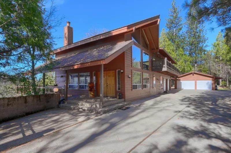 House in Bass Lake, California, United States 1 - 18831963