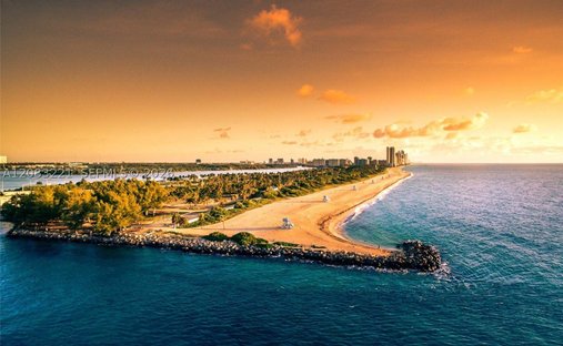 Condo in Bal Harbour, Florida, United States 1