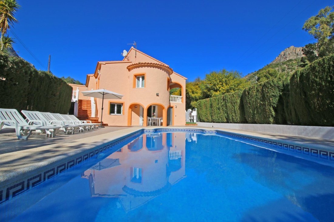 Villa in Calp / Calpe, Valencian Community, Spain 1 - 10689077