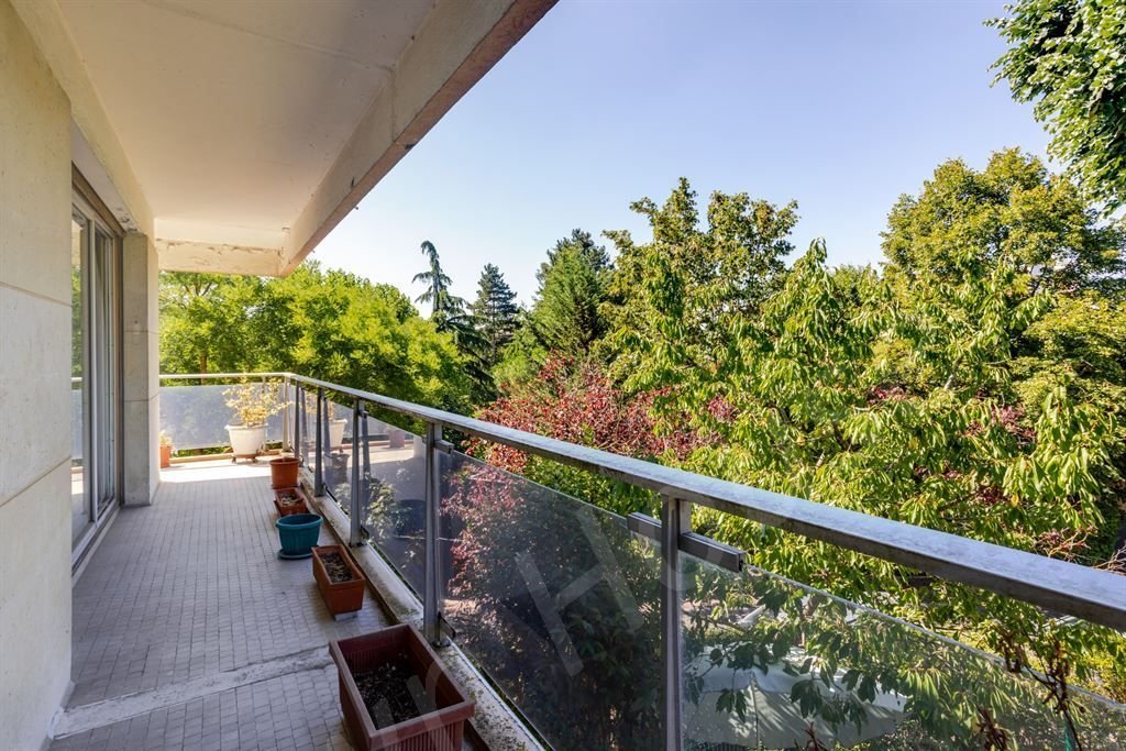 Apartamento en Côte Saint Louis, Garches, Francia 1 - 18834861
