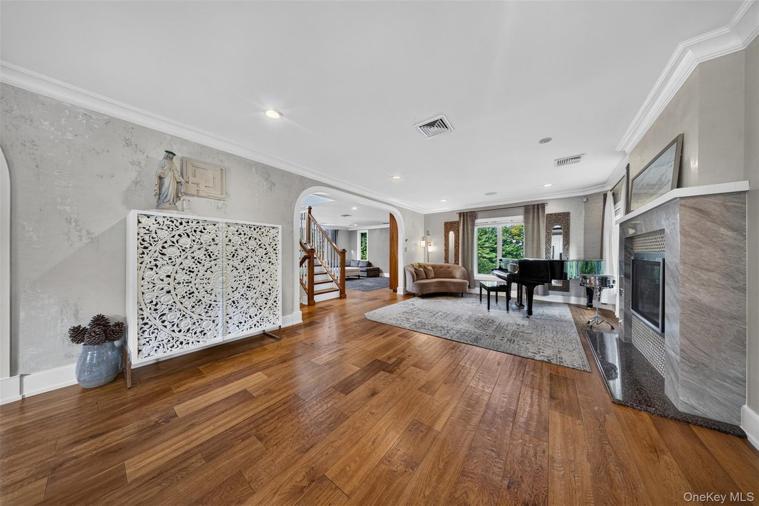 House in New York, New York, United States 4 - 18832809