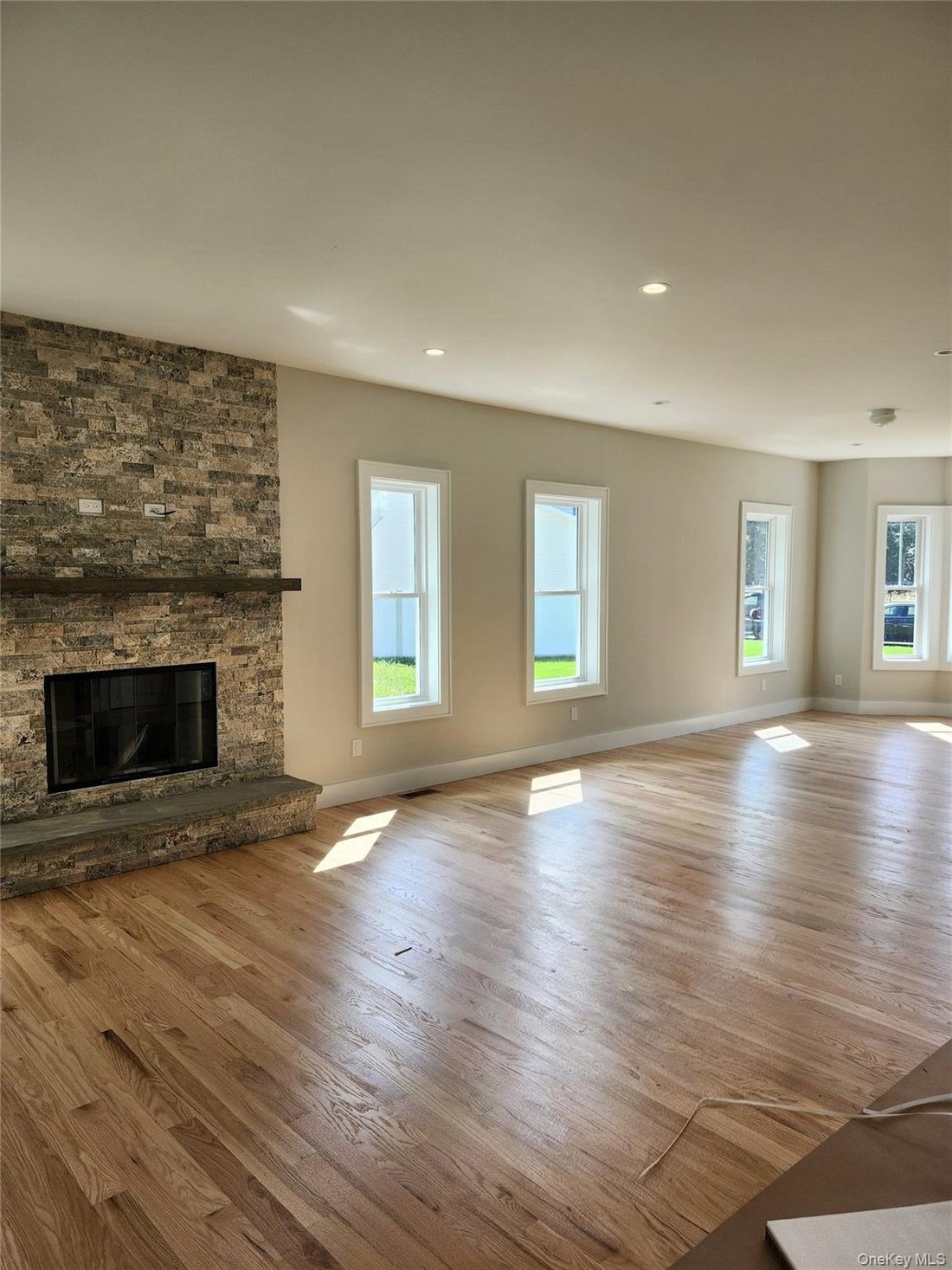 House in Yaphank, New York, United States 3 - 18832834