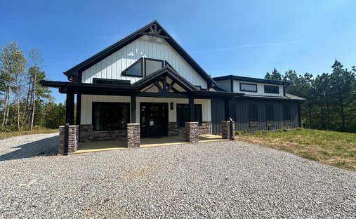House in Erin, Tennessee, United States 1