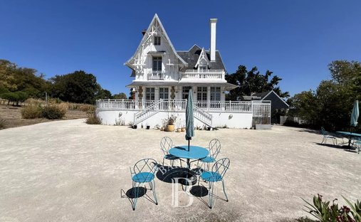 Villa in Agora, Granville, Frankreich 1
