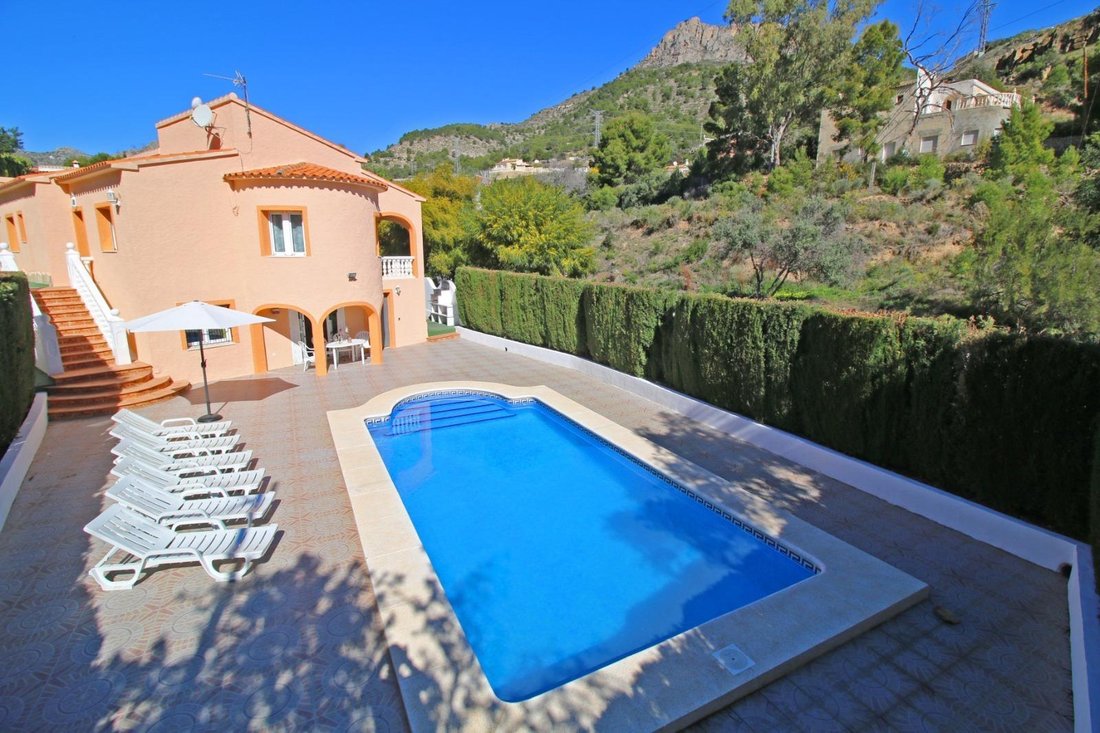 Villa in Calp / Calpe, Valencian Community, Spain 2 - 10689077