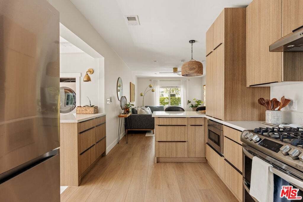 House in Los Angeles, California, United States 5 - 18832356