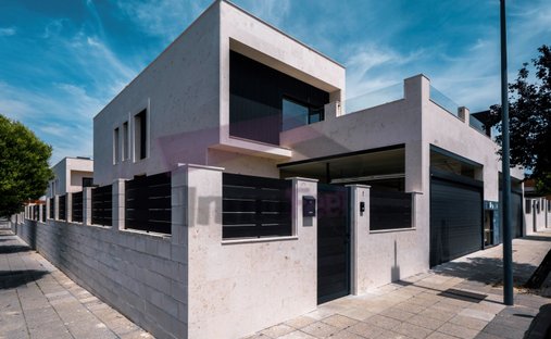 House in Paracuellos de Jarama, Comunidad de Madrid, Spain 1