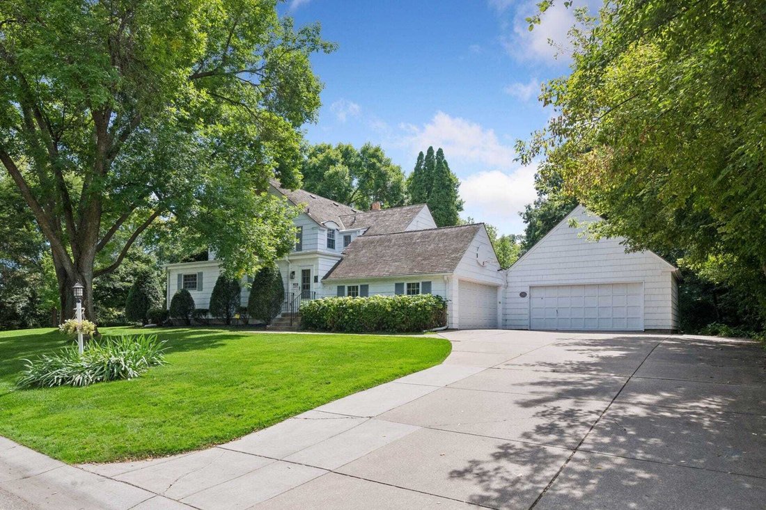 House in Minnetonka, Minnesota, United States 2 - 18835924