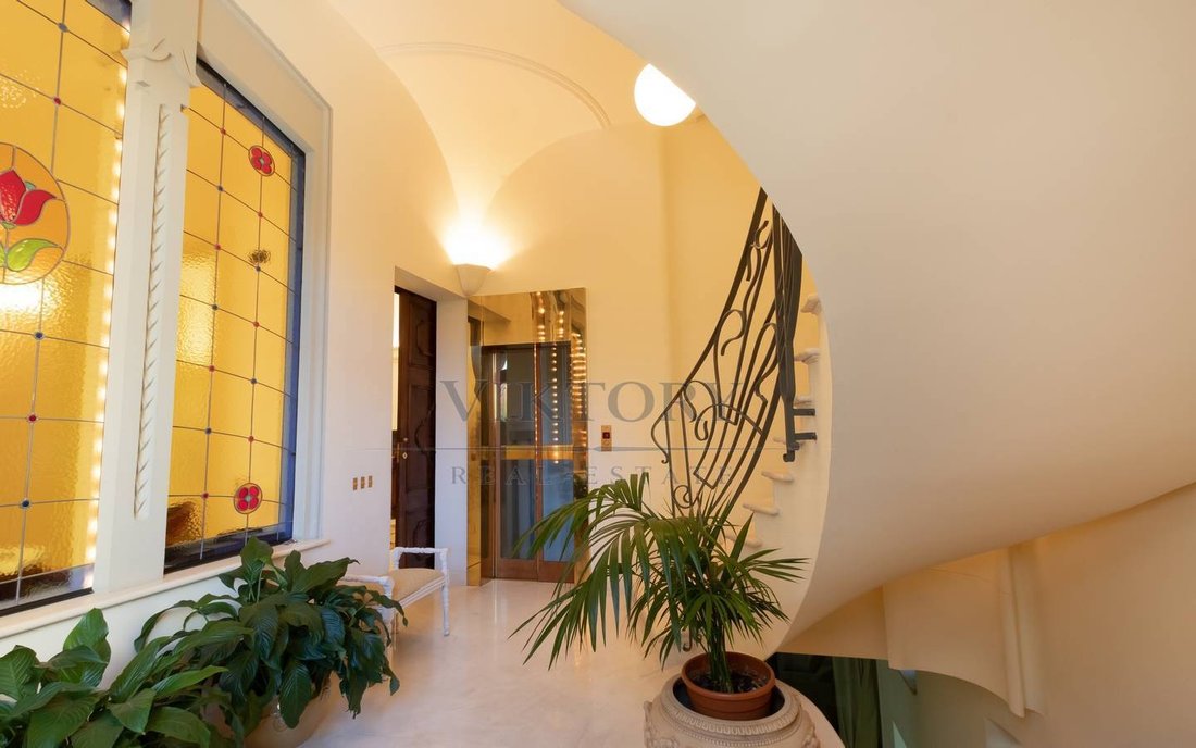 Villa in Taggia, Liguria, Italy 2 - 18835726