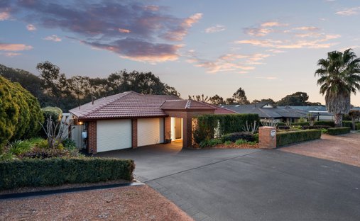 House in Jerrabomberra, New South Wales, Australia 1