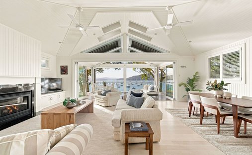 House in Hardys Bay, New South Wales, Australia 1