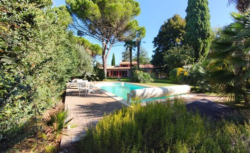 Villa in La Gazelle, Nimes, France 1