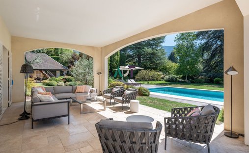 Finca en Saint-Martin-d'Uriage, Auvernia-Ródano-Alpes, Francia 1
