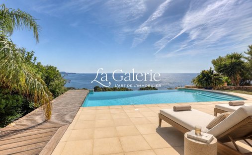 Villa in Centre Ville, Carqueiranne, France 1