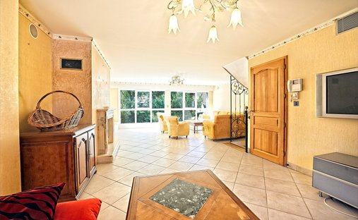 Wohnung in Ferney-Voltaire, Auvergne-Rhone-Alpen, Frankreich 1