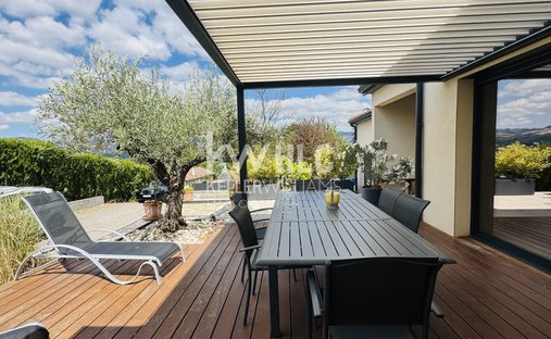 Haus in Châteauneuf, Auvergne-Rhone-Alpen, Frankreich 1