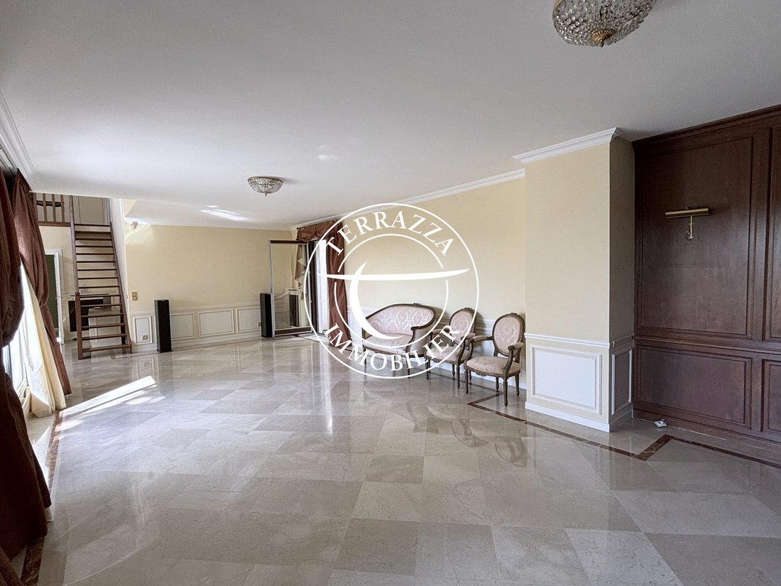 Apartamento en Bourg-La Feuillaume Nord, La Celle-Saint-Cloud, Francia 3 - 18836132
