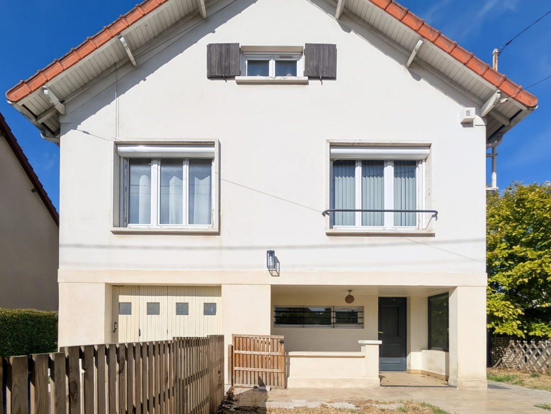 House in Sucy-en-Brie, Ile-de-France, France 1 - 18835993