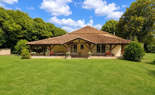 Haus in Monclar, Neu-Aquitanien, Frankreich 1