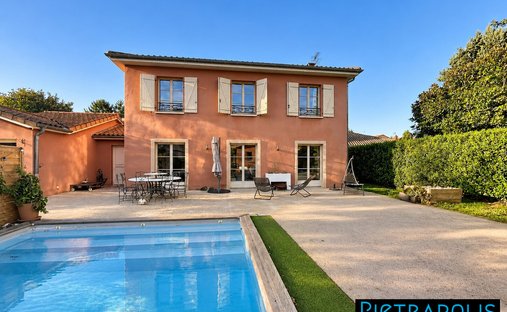 House in Genay, Auvergne-Rhône-Alpes, France 1