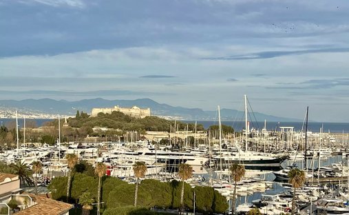 Apartment in Les Cougoulins-Rastines, Antibes, France 1