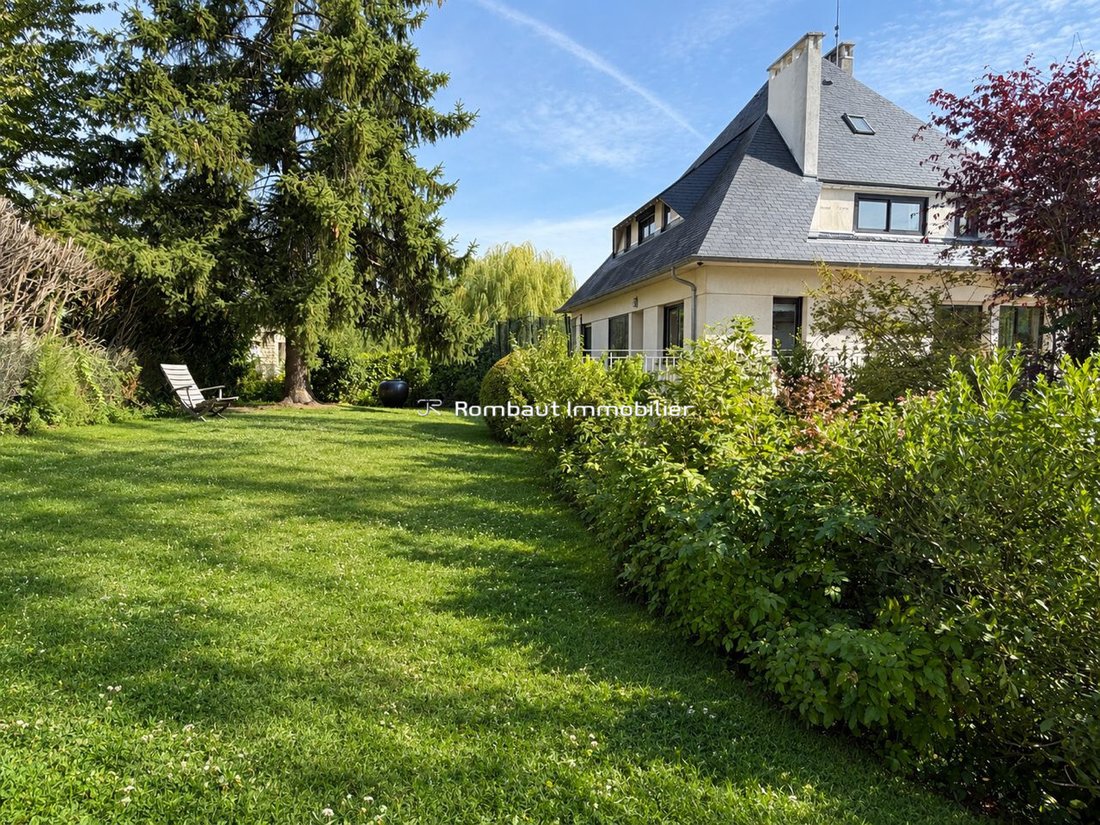 Casa en Bourg-La Feuillaume Nord, La Celle-Saint-Cloud, Francia 1 - 18836291
