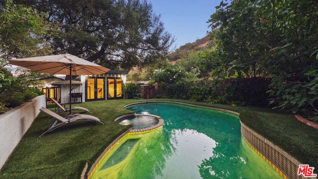 House in Los Angeles, California, United States 1 - 18836760