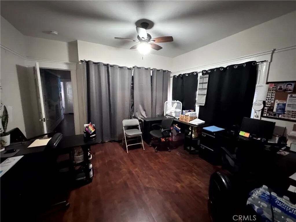 Los Angeles, California, United States 5 - 18837091
