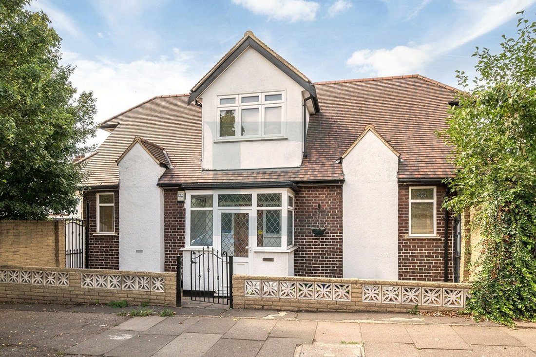 Casa a Edgware, Barnet, Inghilterra 1 - 18837185