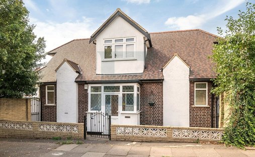 House in Edgware, Barnet, England 1