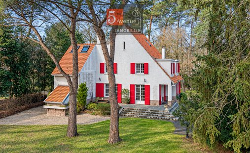 Maison à Ouest, Lamorlaye, France 1