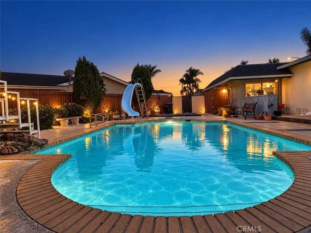 House in Huntington Beach, California, United States 4 - 17442653