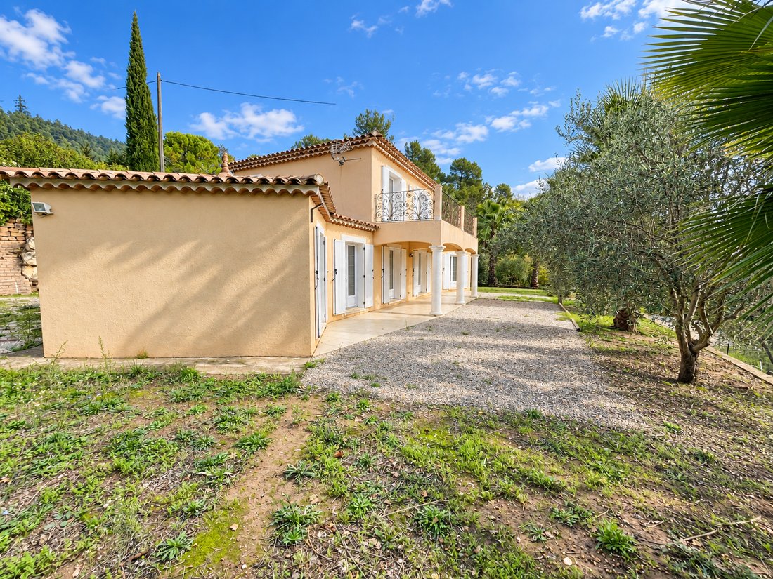 Villa in La Motte, Provence-Alpes-Côte d'Azur, France 1 - 16648366