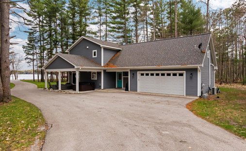 House in Traverse City, Michigan, United States 1