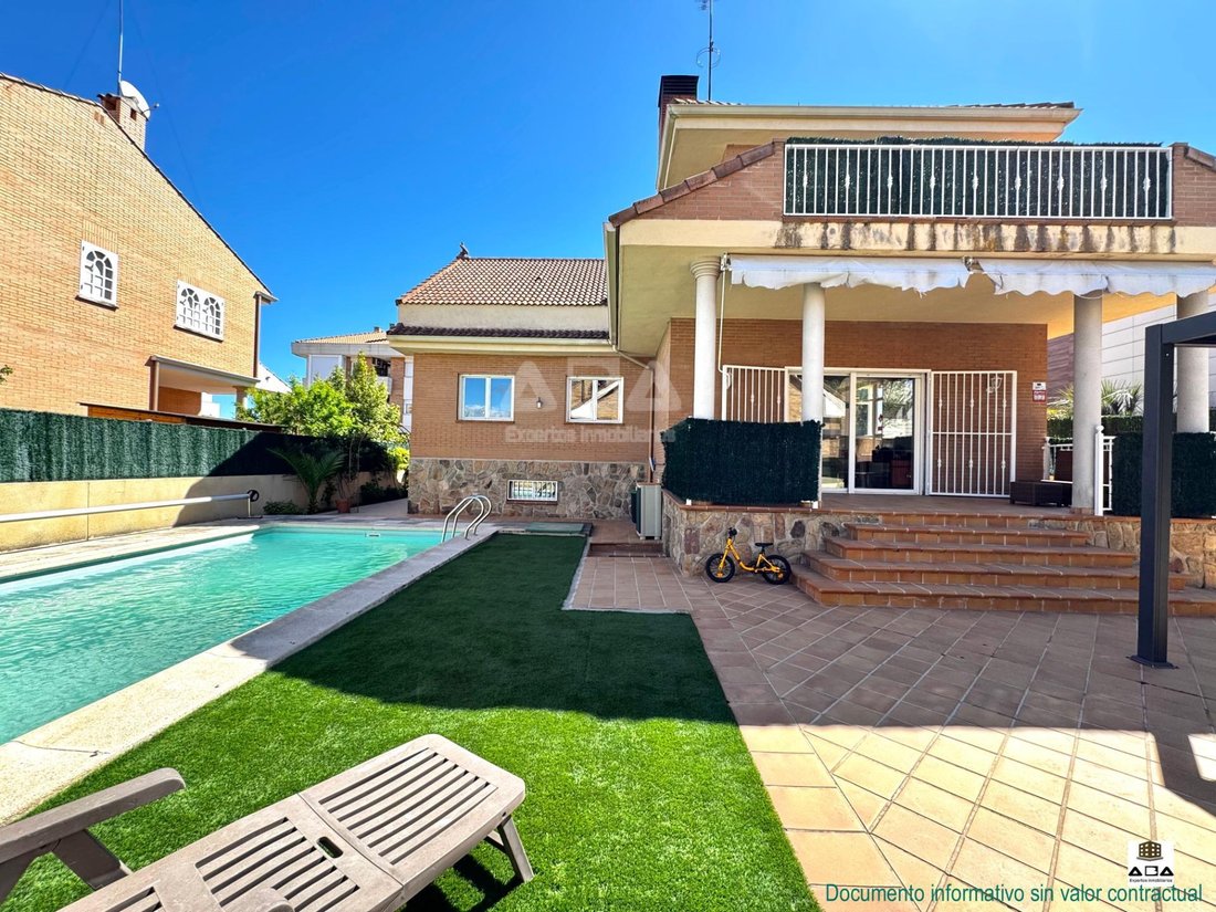 Villa a Villanueva de la Cañada, Madrid, Spagna 4 - 18836575