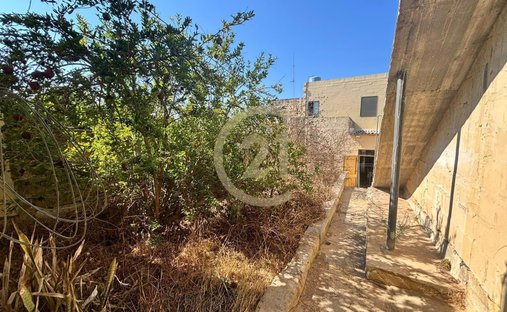 Casa a Kerċem, Malta 1