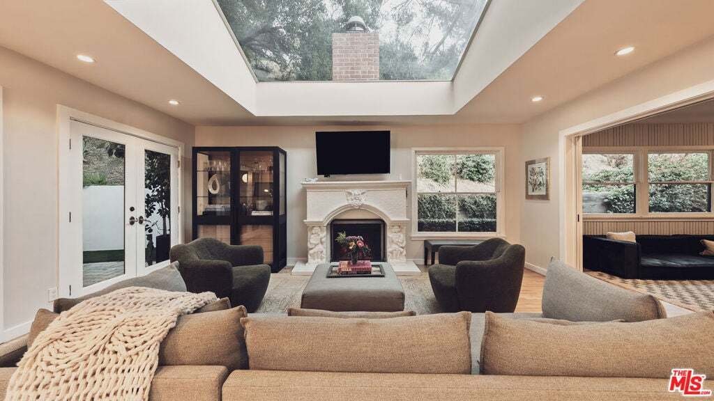 House in Los Angeles, California, United States 4 - 18836760
