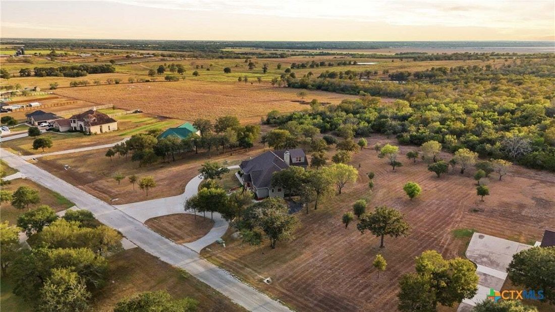 House in Gonzales, Texas, United States 5 - 18836573