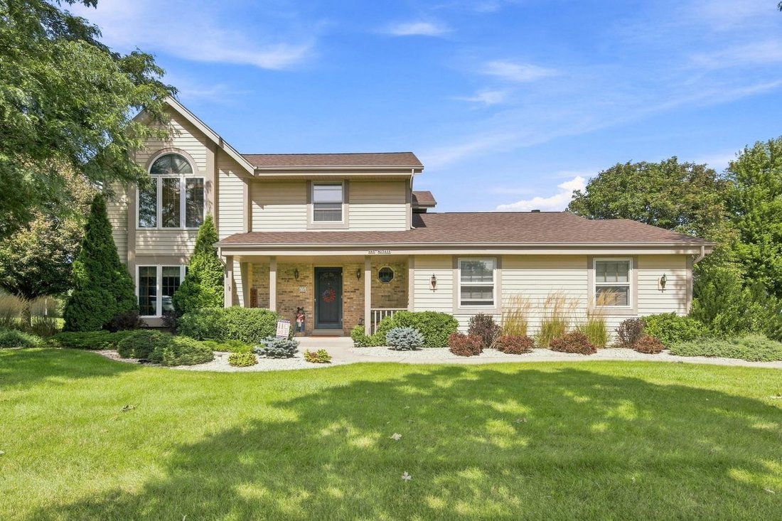 House in Pewaukee, Wisconsin, United States 1 - 18836576