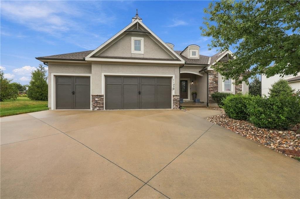House in Olathe, Kansas, United States 1 - 18837321