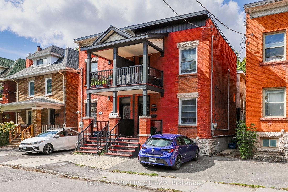House in Ottawa, Ontario, Canada 1 - 18837595