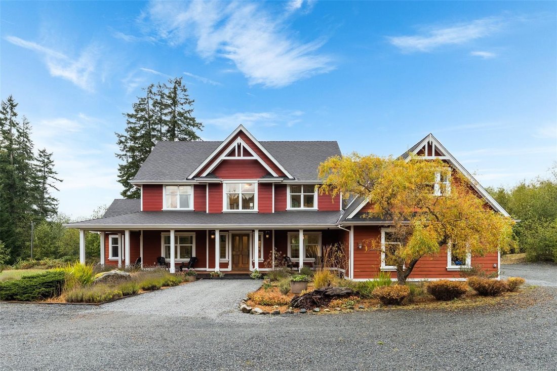 House in Shawnigan Lake, British Columbia, Canada 1 - 18837612